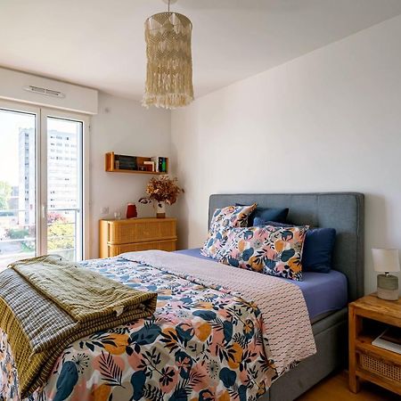 Stunning Apartment With Balcony To Visit Paris Levallois-Perret Bagian luar foto